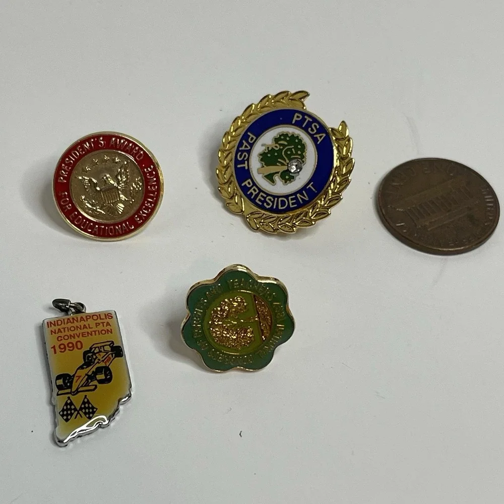 PTA President Lapel Pin Parent Teachers Association Gavel Tree Laurel Wreath Lot